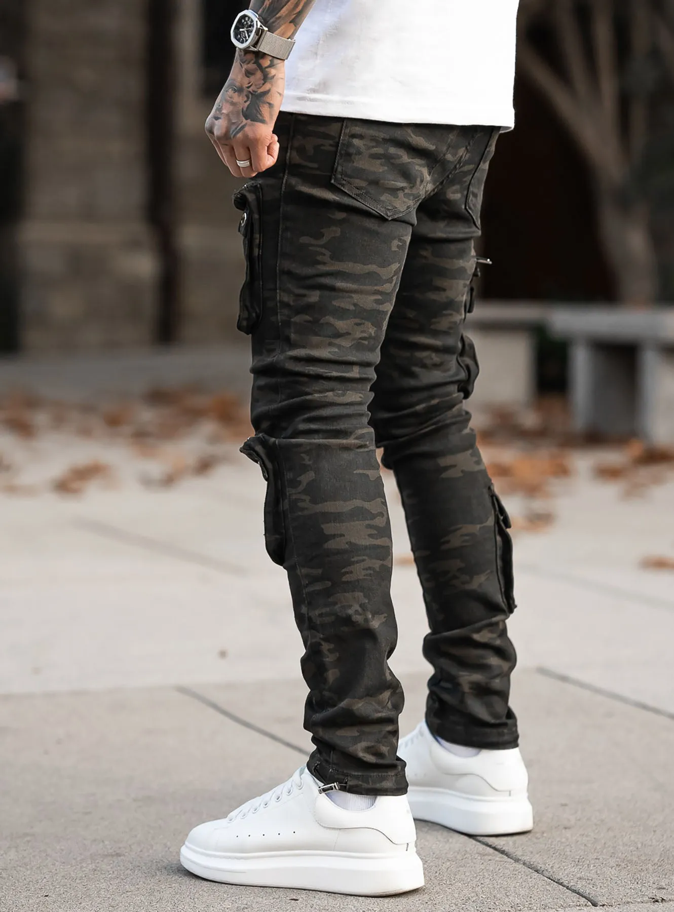 ''Never Out Of Pockets'' Cargo Jeans in Washed Camo