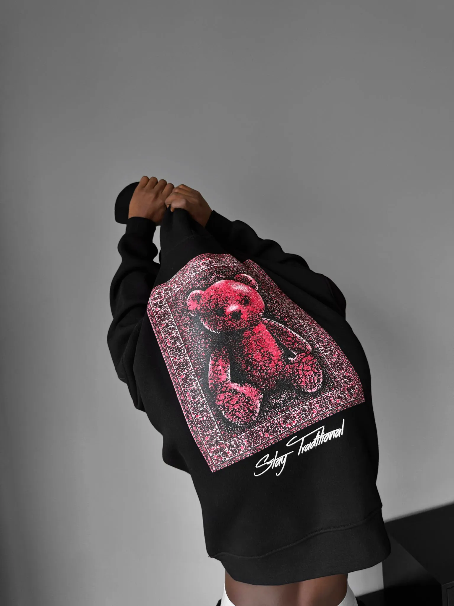 Oversize 'Stay Traditional' Hoodie - Black and Red
