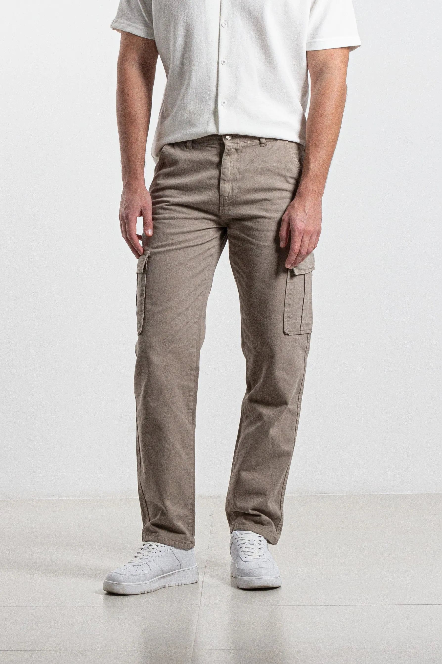 RELAXED FIT CARGO TROUSERS