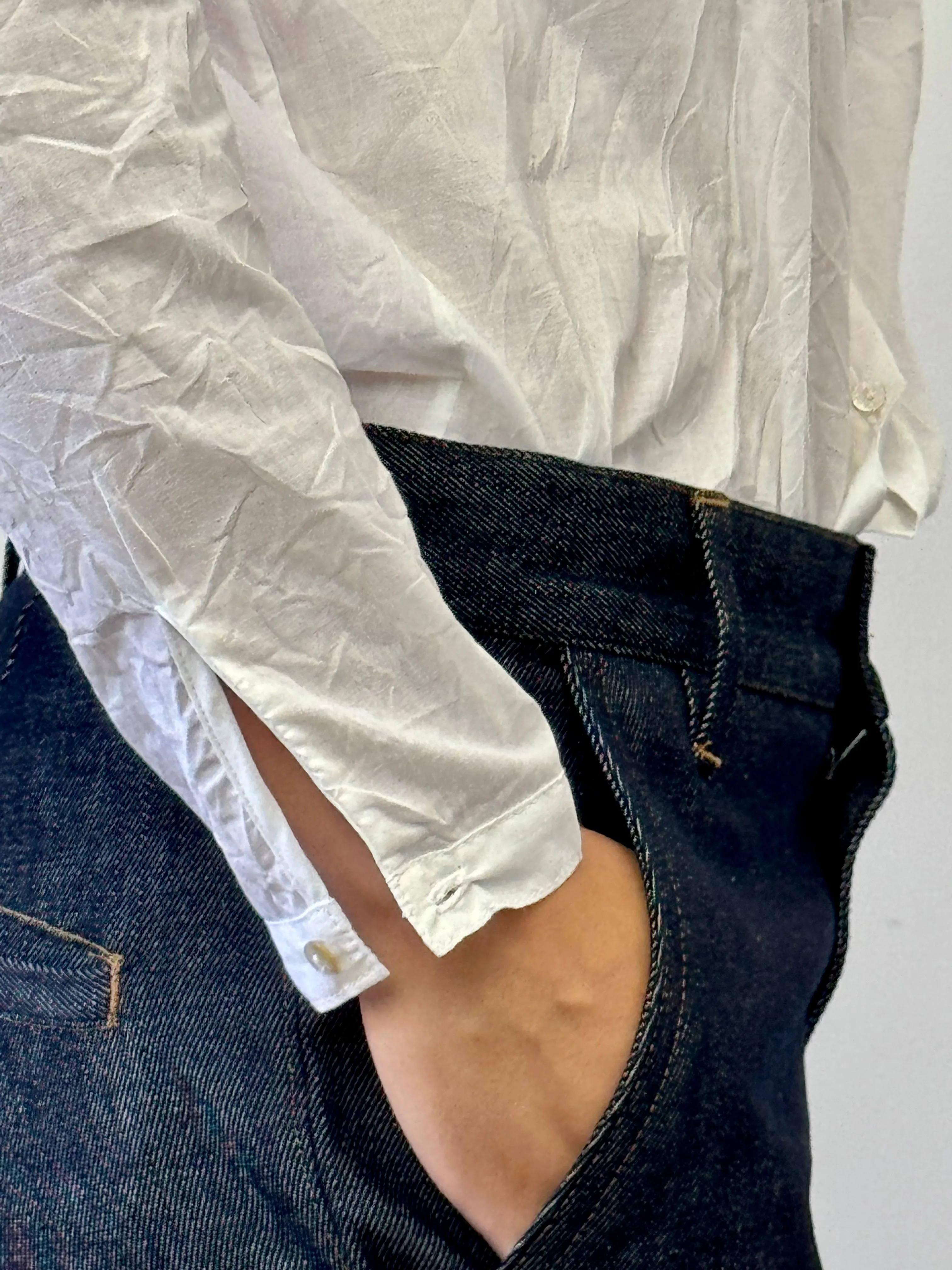 WHITE SHIRT